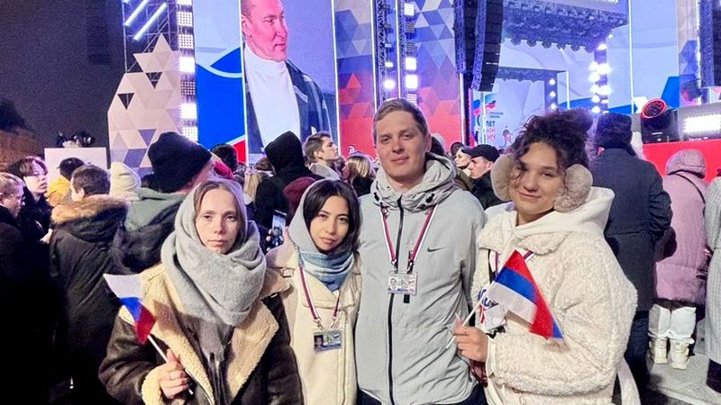 Молодогвардейцы Котовска побывали на праздничном митинге - концерте в Москве, посвященном годовщине воссоединения Крыма и Севастополя с Россией.