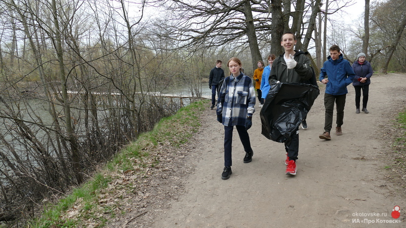 Школьники Котовска приняли участие в ежегодной экологической акции «Чистый берег».