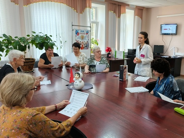 В Котовске студенты медицинского института ТГУ им. Г.Р. Державина провели профилактическое занятие с представителями старшего поколения.