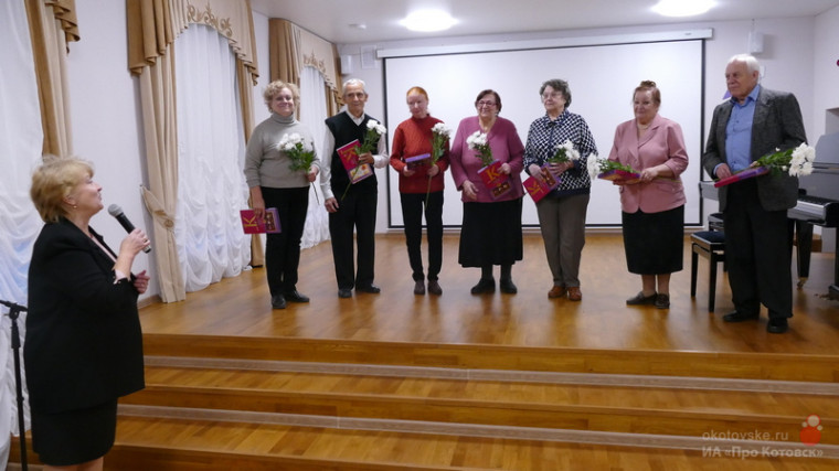 Педагогов детской школы искусств Котовска поздравили с Днем учителя.
