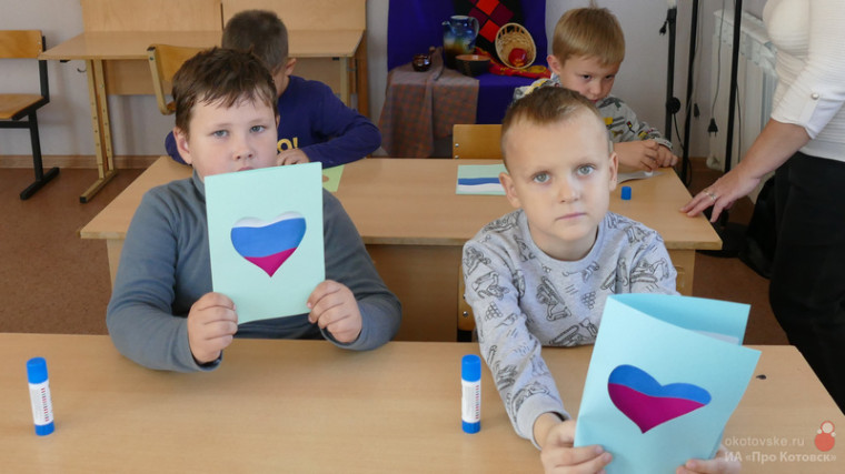 В детской школе искусств Котовска прошел тематический день ко Дню народного единства.