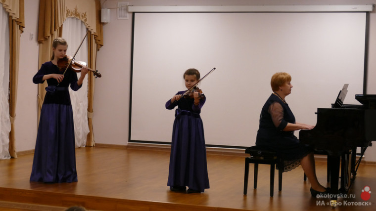 В детской школе искусств Котовска провели лекцию-концерт &quot;Маленькие истории из жизни Рахманинова&quot;.