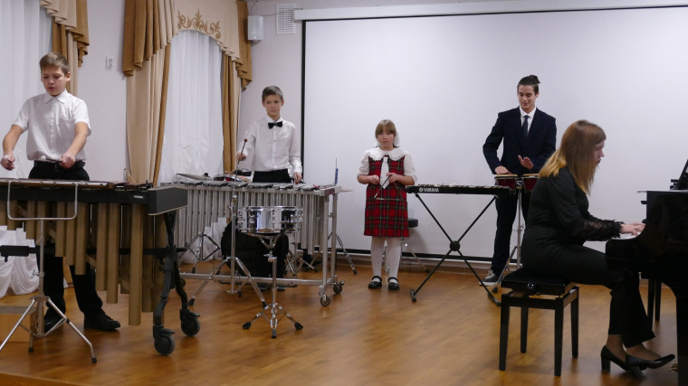 В Котовске провели XII открытый зональный конкурс молодых исполнителей на духовых и ударных инструментах.