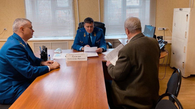 Прокурор Тамбовской области Александр Гулягин провел личный прием жителей Котовска.