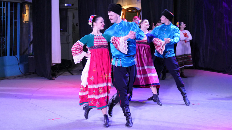В Котовске выступил Липецкий государственный театр танца «Казаки России».