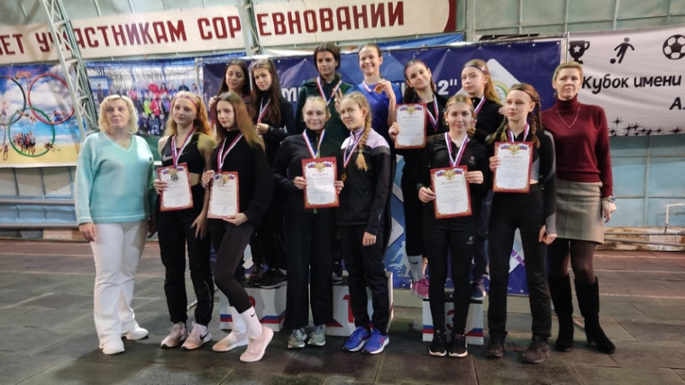 В Котовске на открытом первенстве города по лёгкой атлетике выступили более 70-ти спортсменов региона.