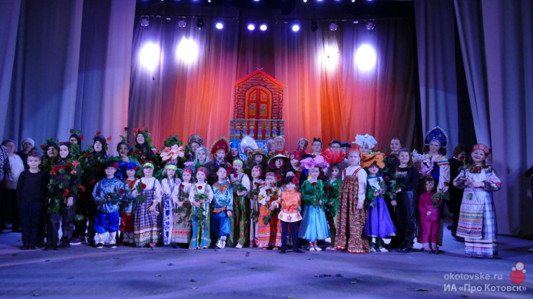 Глава Котовска Алексей Плахотников сыграл в детском спектакле «Аленький цветочек».