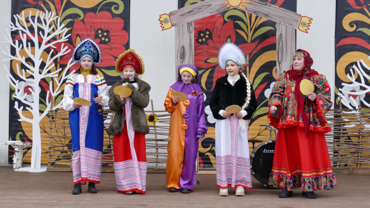 Жители Котовска отметили Масленицу народными гуляниями в городском парке культуры и отдыха.