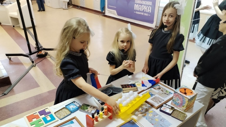 Социальные предприниматели из Котовска встретились с уполномоченным при президенте России по правам ребенка.