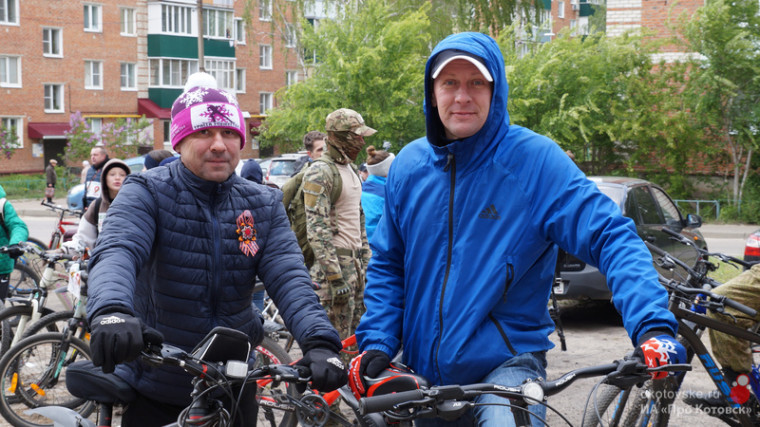 В Котовске провели вело- и автопробеги, приуроченные ко Дню Победы.