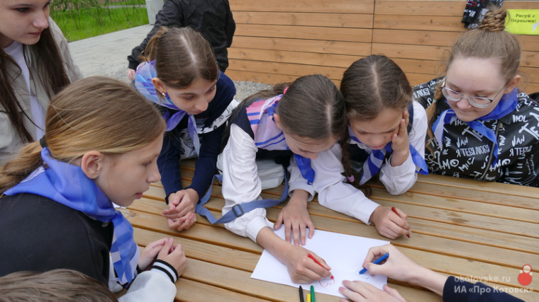В доме детского творчества Котовска провели торжество, посвященное Дню детских организаций.