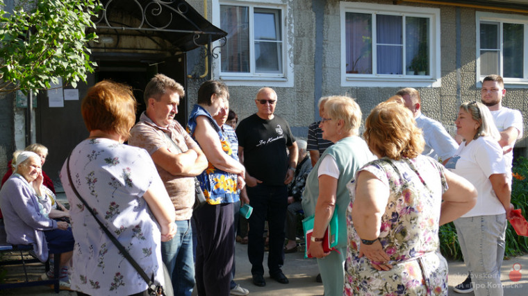 В Котовске жители многоквартирного дома хотят благоустройства придомовой территории.