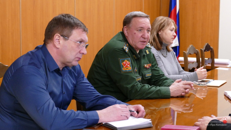 В Котовске создана рабочая группа по оказанию содействия набору граждан города на службу в вооруженные силы Российской Федерации по контракту.