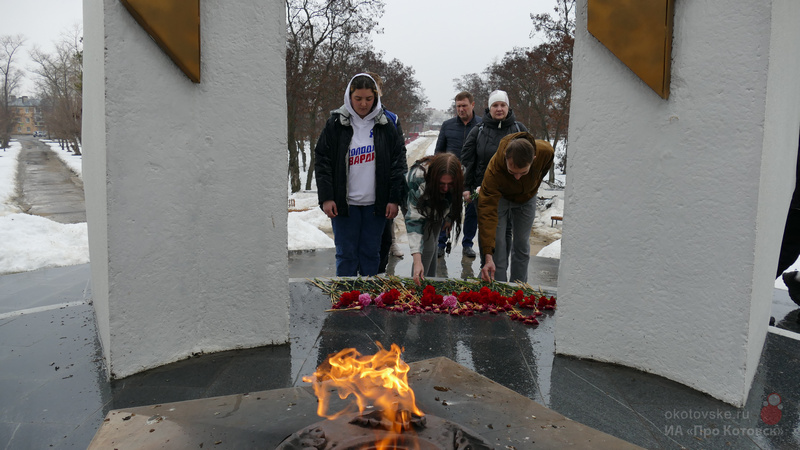 В Котовске прошла траурная акция, посвященная жертвам теракта в &quot;Крокус Сити Холле&quot;.